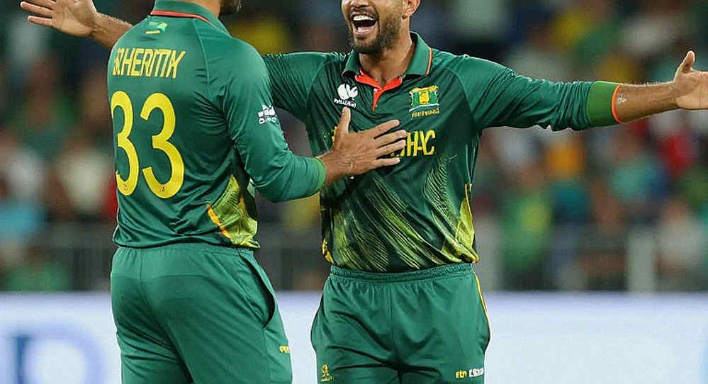 নিলামের হাতুড়ি, ক্যালেন্ডারের কাঁটা: এশিয়ার ক্রিকেটে পেসারের কাঁধের দাম কত